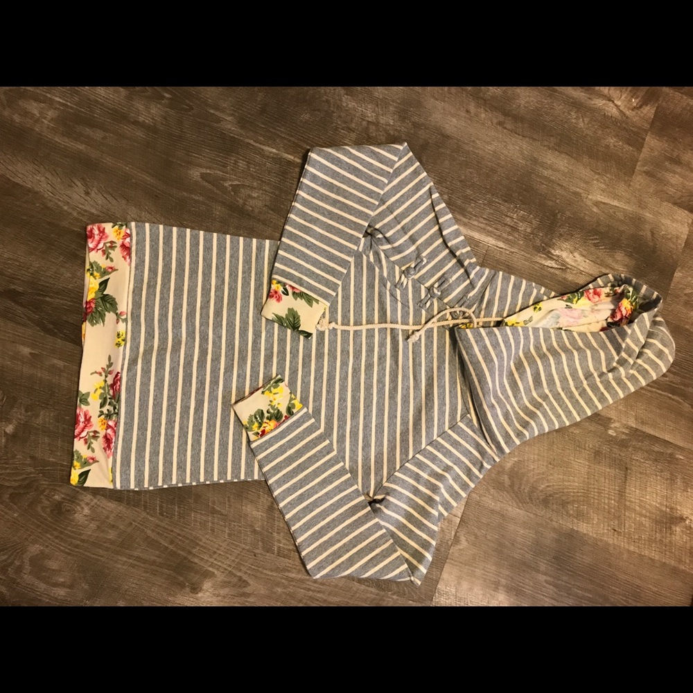 Ampersand Avenue Knotted double hood